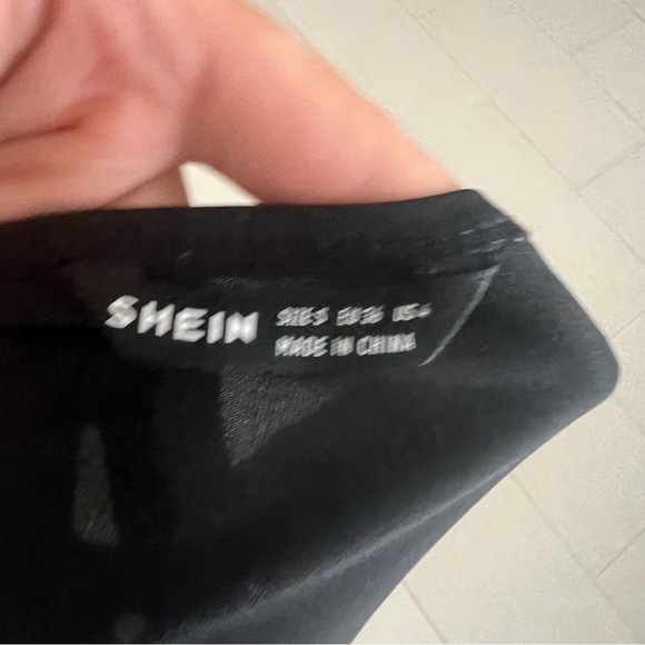 Shein Butterfly Cropped Long Sleeve - Picture 4 of 4